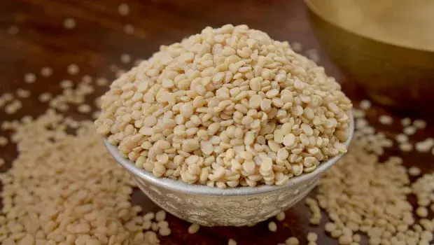 a9ubmmd8_urad-dal_625x300_06_September_23.webp